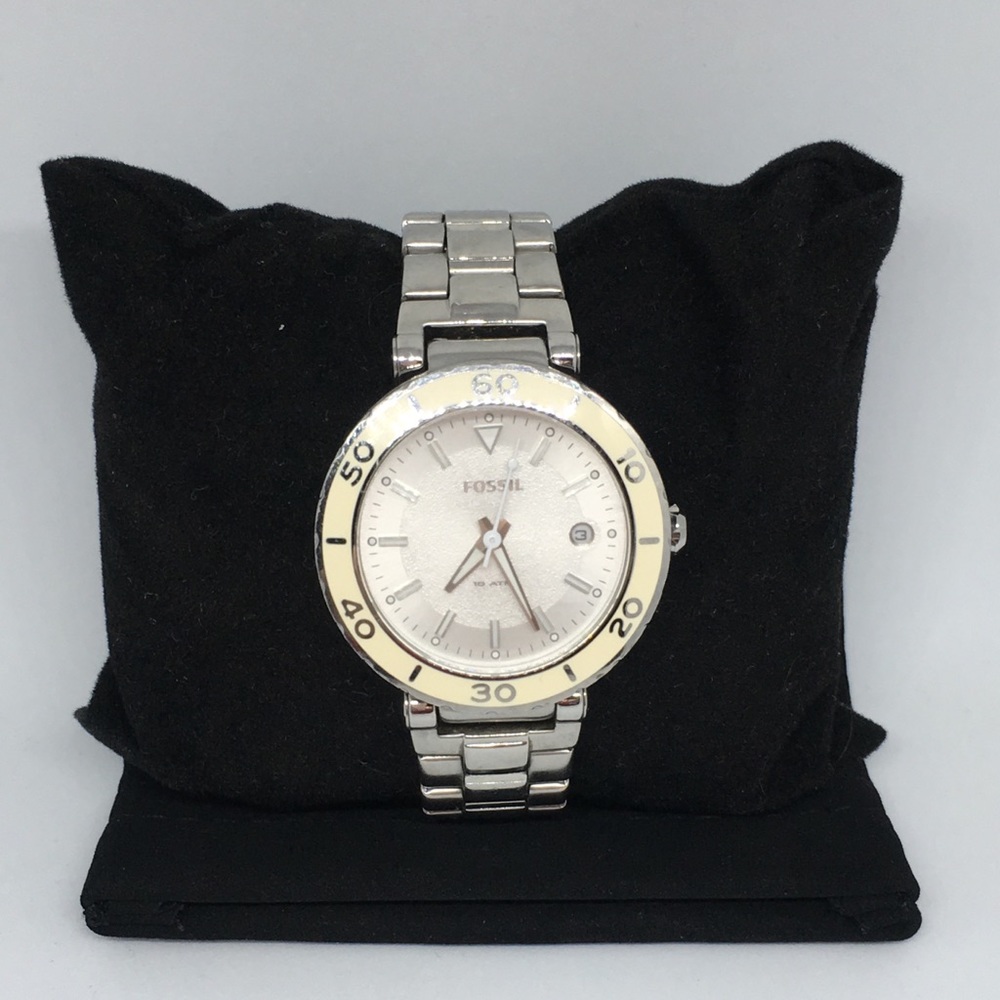 Women’s Fossil Watch (AM4279) Silver Tone, 6” Band